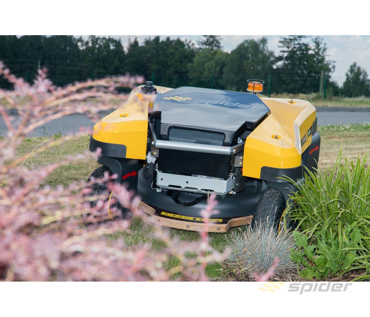 SPIDER Cross Liner Remote Controlled Mower (Ex-Demo)