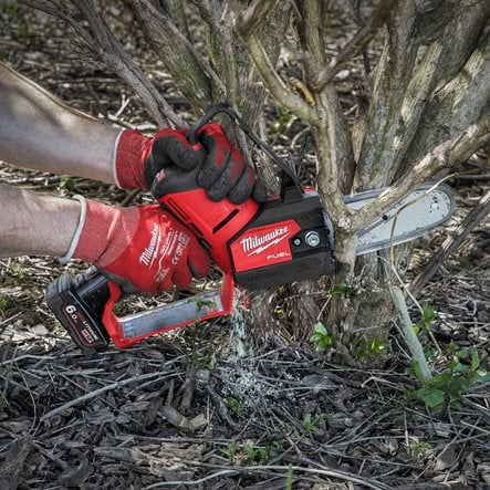 MILWAUKEE M12 FUEL HATCHET Pruning Saw