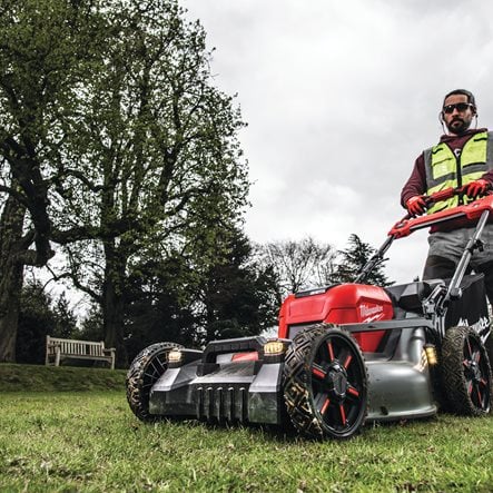 MILWAUKEE M18 FUEL Dual Battery Mower