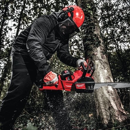 MILWAUKEE M18 FUEL Chainsaw