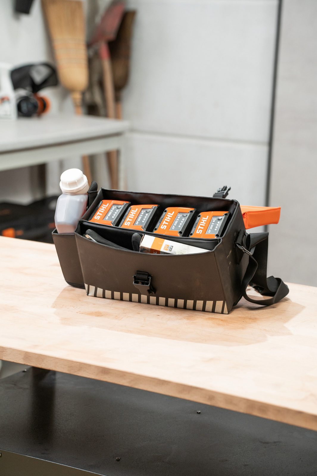 STIHL Battery/oil multi-purpose bag 00008810301 / 0000 881 0301