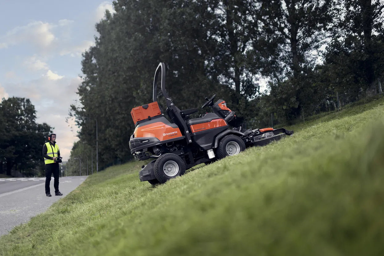 HUSQVARNA P 524XR EFI Ride-On Mower