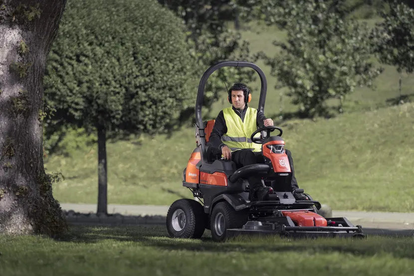 HUSQVARNA P 524X EFI Ride-On Mower