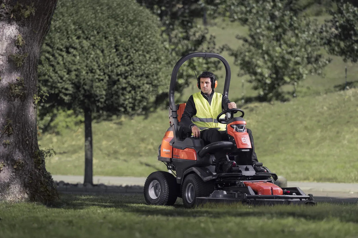 HUSQVARNA P 524XR EFI Ride-On Mower