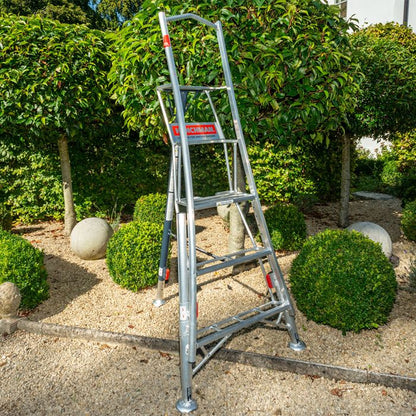 HENCHMAN Fully Adjustable Tripod Ladder