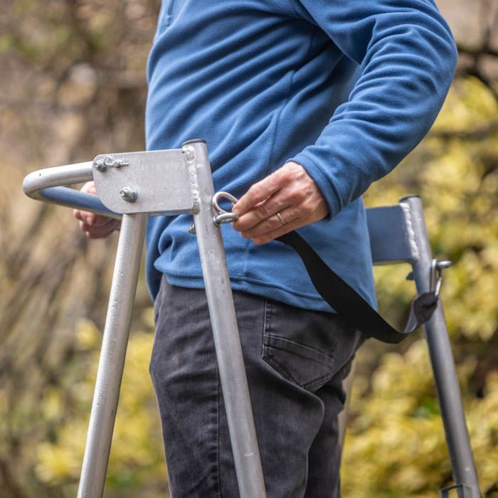 HENCHMAN Hi-Step Platform Ladder