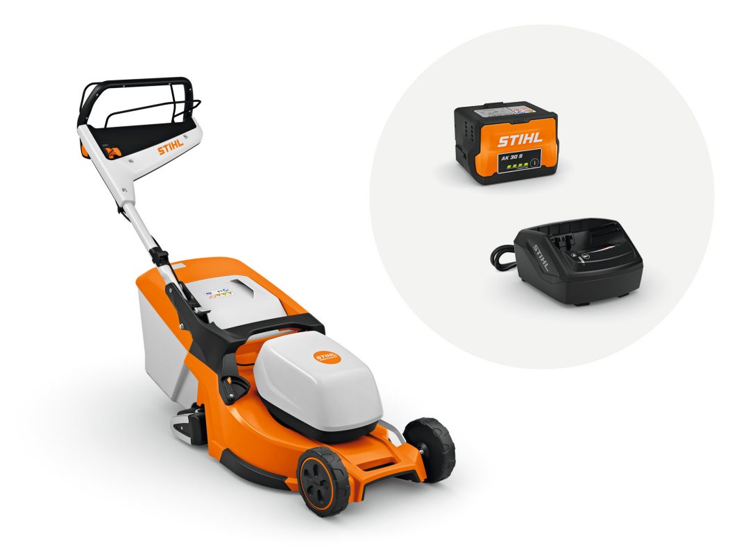 STIHL RMA 448.3 RV Roller Lawn Mower