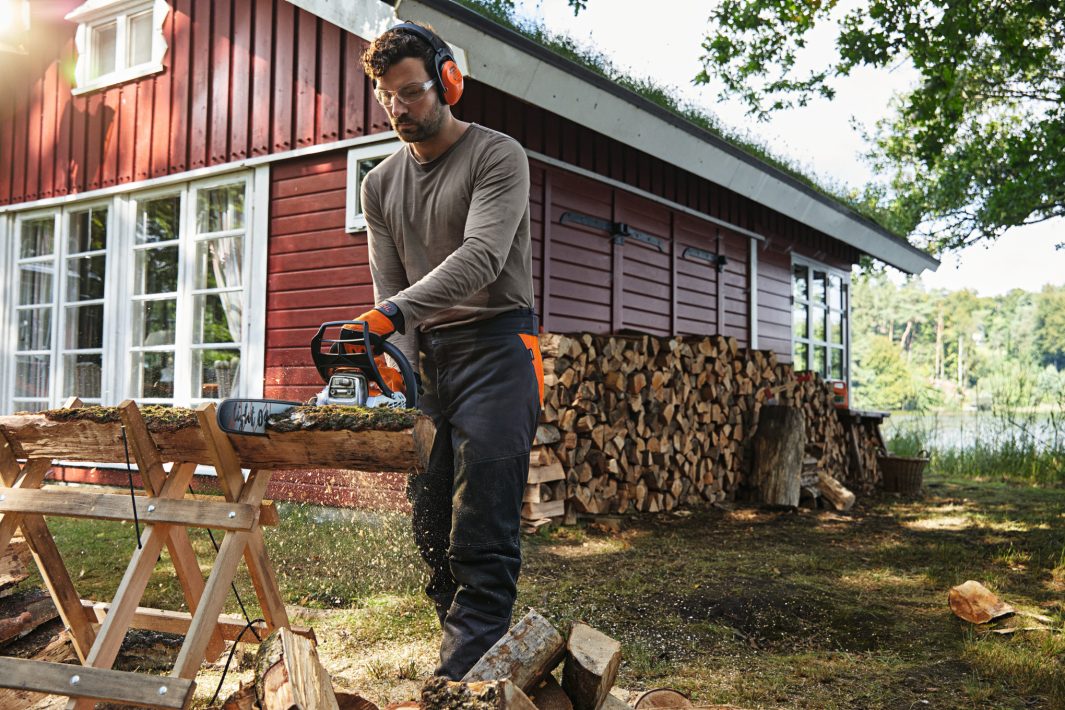 STIHL MS 212 C-BE Chainsaw