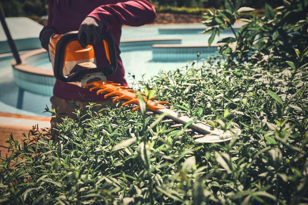 STIHL HSA 140 T Hedge Trimmer