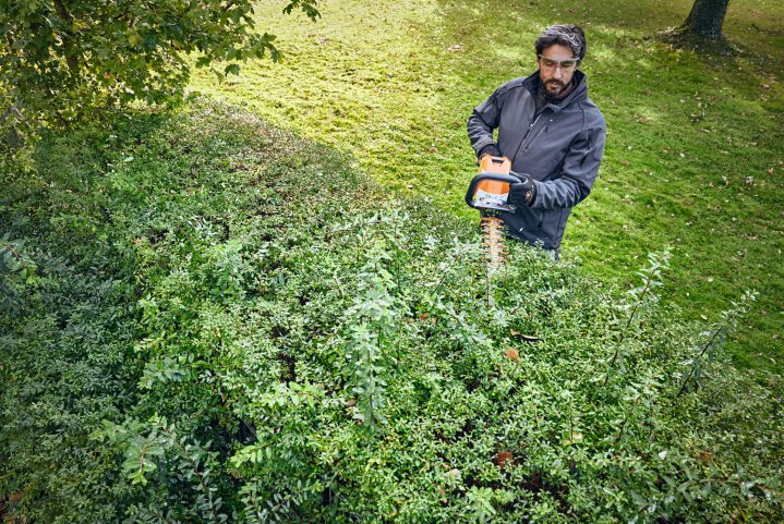 STIHL HSA 100 Hedge Trimmer