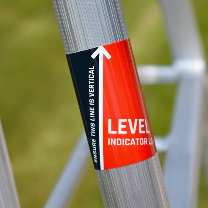 HENCHMAN Fully Adjustable PRO Tripod Ladder