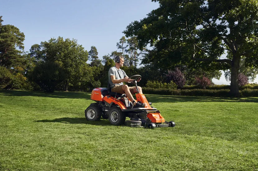 HUSQVARNA R 214T Ride-On Mower