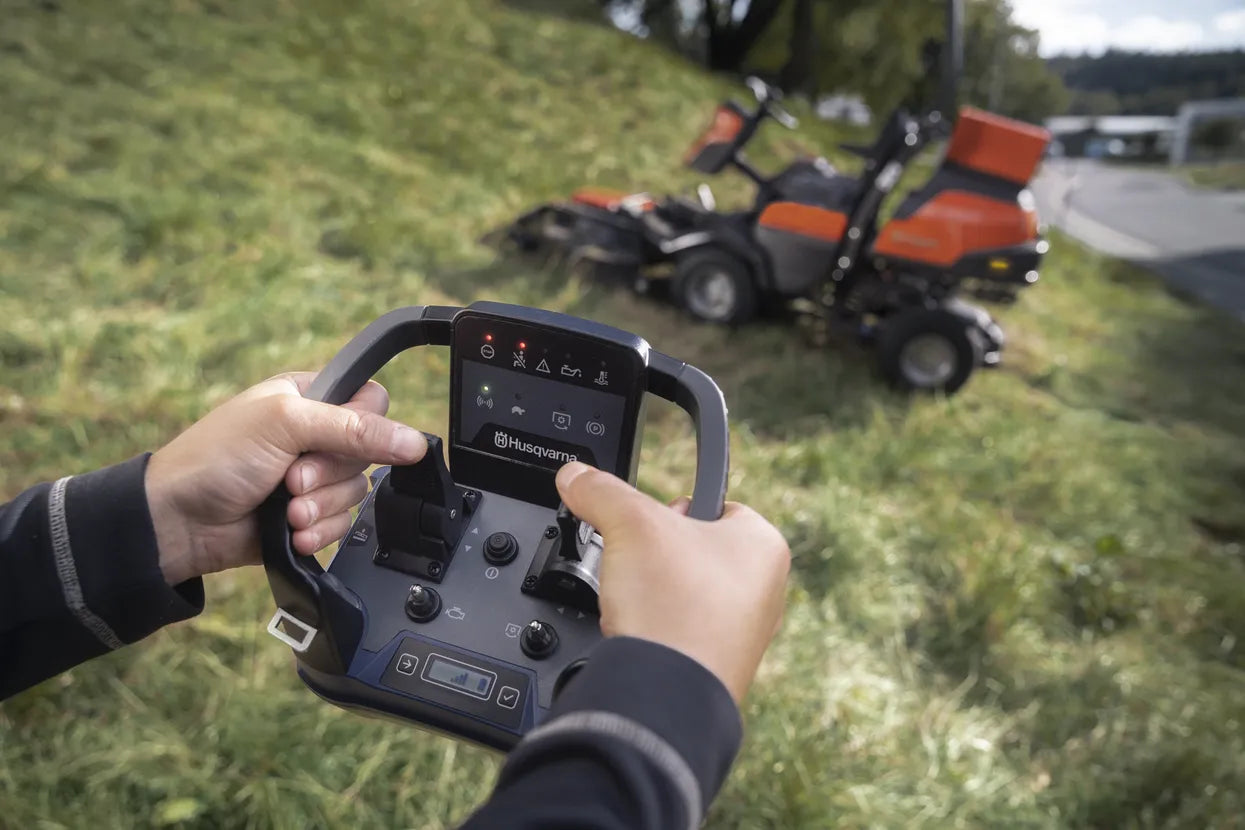 HUSQVARNA P 524XR EFI Ride-On Mower