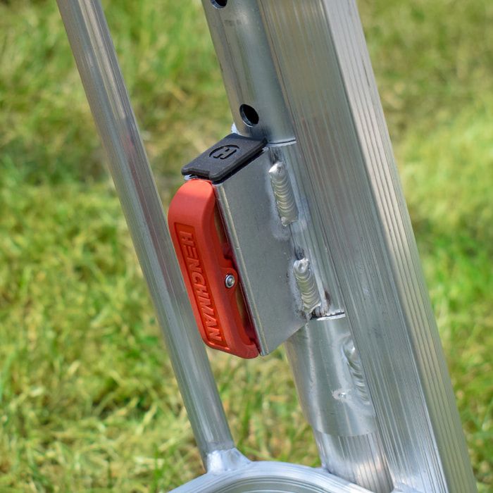 HENCHMAN Fully Adjustable Tripod Ladder