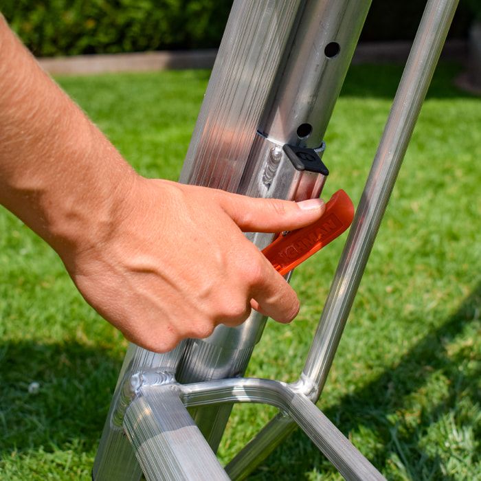 HENCHMAN Fully Adjustable Tripod Ladder