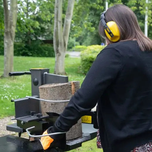 THE HANDY 7 Ton Vertical Log Splitter