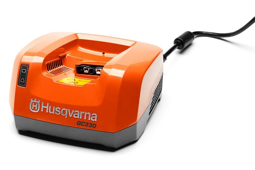 HUSQVARNA 525iHE4 Battery Hedge Trimmer Tall Hedges Bundle