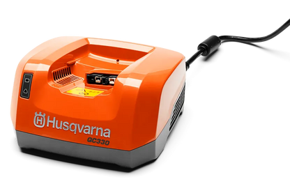 HUSQVARNA 525iHE4 Battery Hedge Trimmer Tall Hedges Bundle
