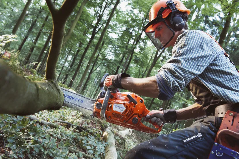 HUSQVARNA 555 Chainsaw