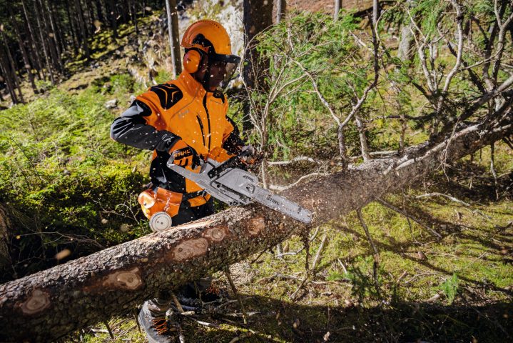 STIHL MS 241 C-M Chainsaw