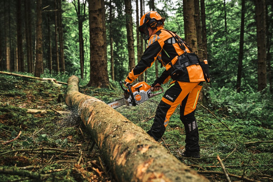 STIHL MS 300 C-M Chainsaw