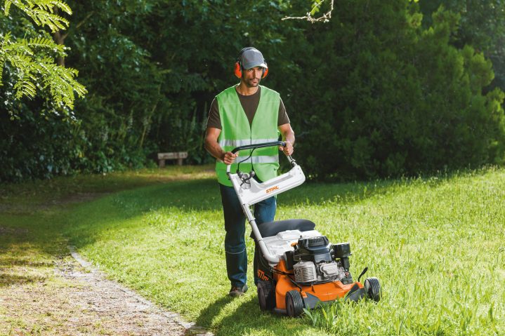 STIHL RM 756 YC Lawn Mower