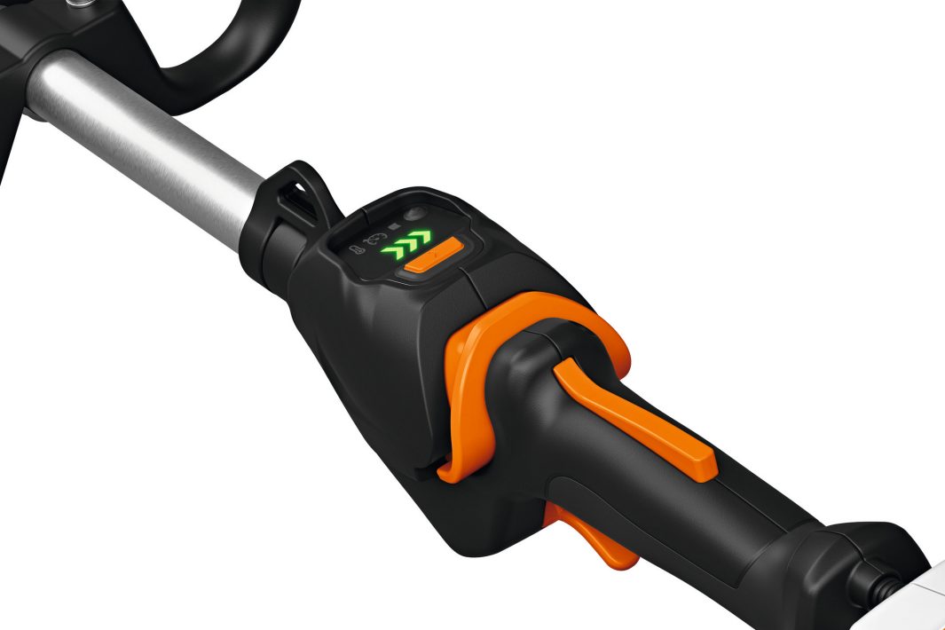 STIHL HLA 140 K-B Short-Shaft Long Reach Hedge Trimmer